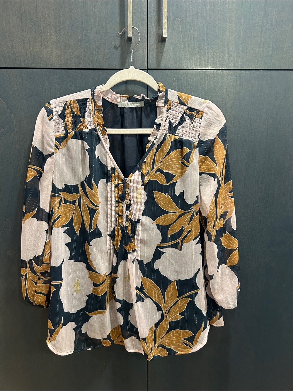 Daniel Rainn 3/4 sleeve blouse